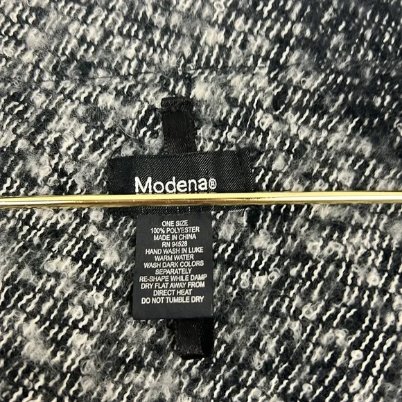 Modena plaid black and tan poncho shawl cape fringe hem (One Size) - Picture 8 of 9